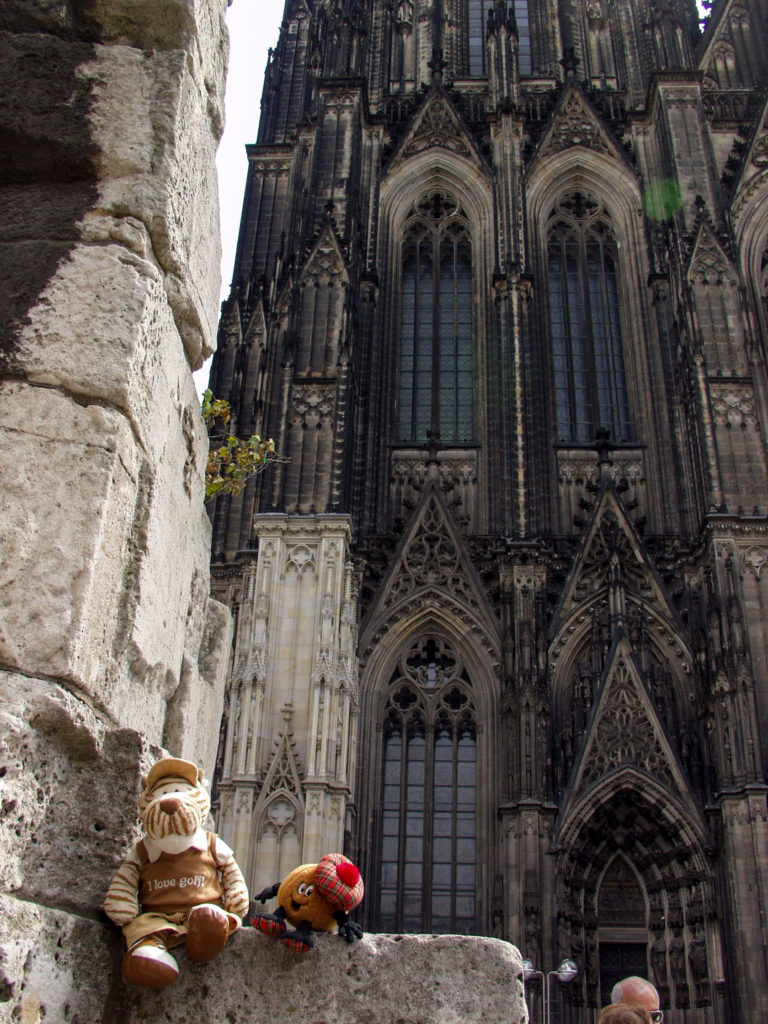 Vor dem Kölner Dom